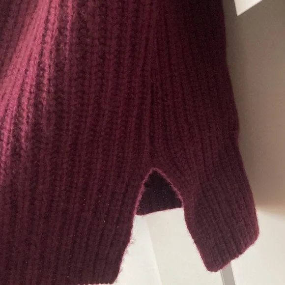 Cashmere Cardigan ,  ,size-L, burgundy V-neckline ,pet ,smoke Free house - Picture 7 of 8